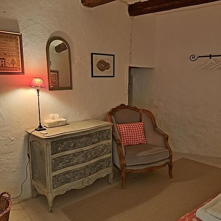 La Maison De Gisele Bed & Breakfast Saint-Victor-des-Oules Eksteriør bilde