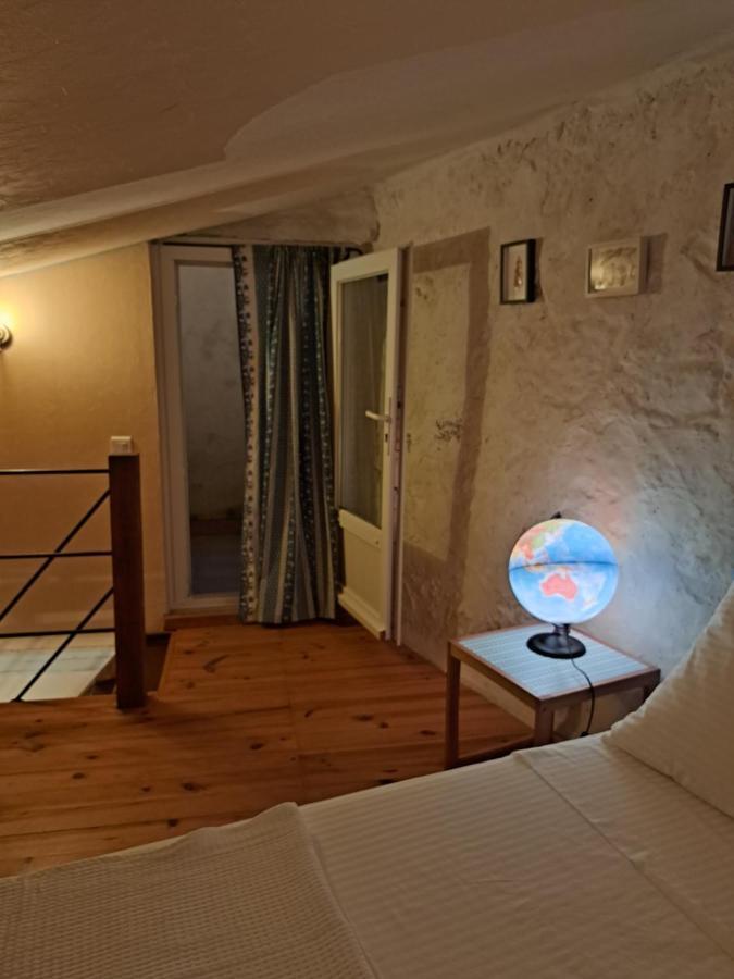 La Maison De Gisele Bed & Breakfast Saint-Victor-des-Oules Eksteriør bilde
