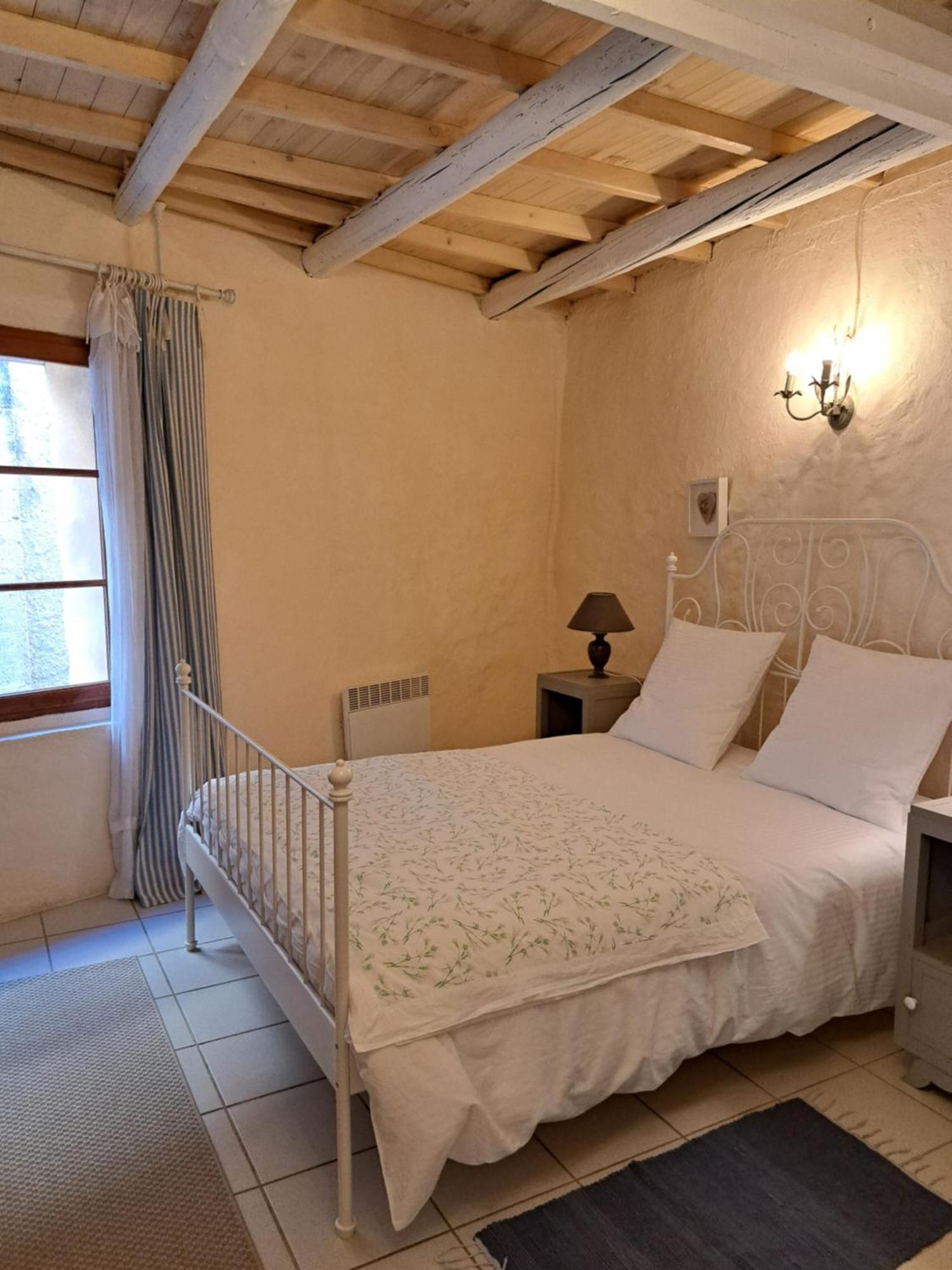La Maison De Gisele Bed & Breakfast Saint-Victor-des-Oules Eksteriør bilde